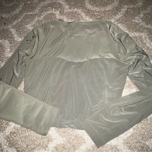 Babaton size M shirt - Picture 5 of 5